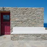 Stone Wave Kythnos Loutrá