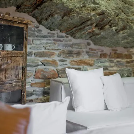 Stone Wave Kythnos
